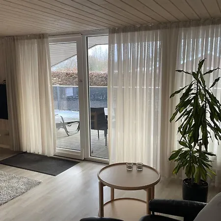 Semesterbostad Irlin - 850m From The Sea By Interhome *